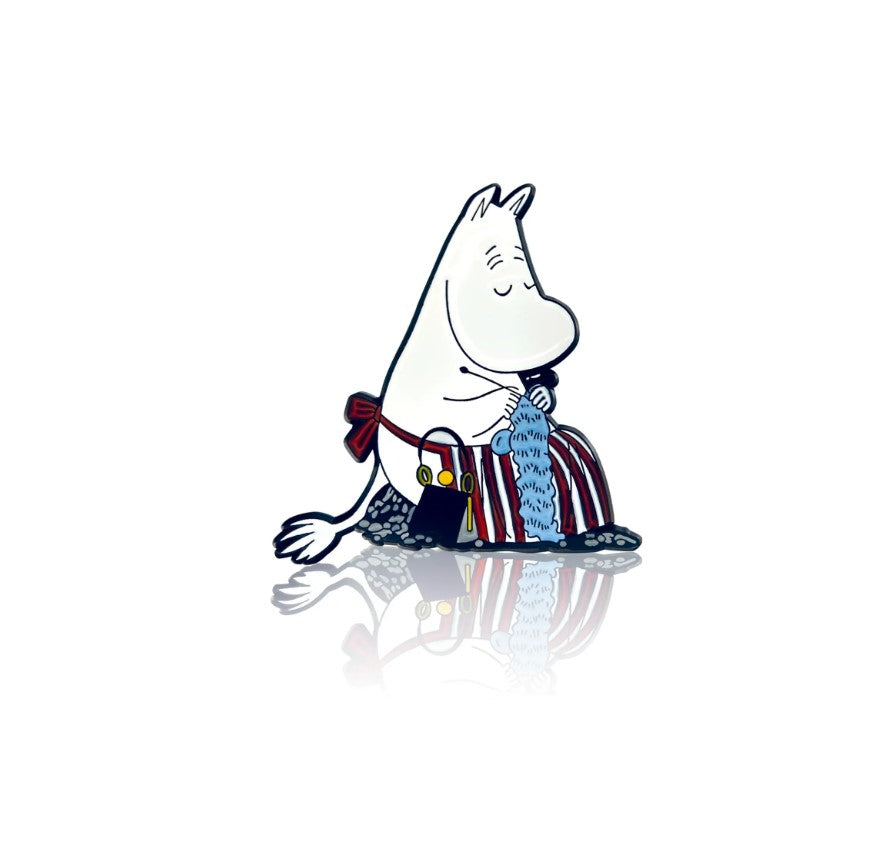 Moominmamma knitting